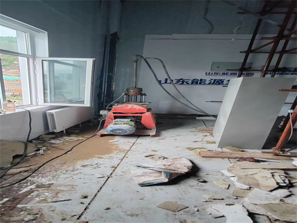 大茂镇地基基础下沉墙体裂缝加固注浆顶升施工