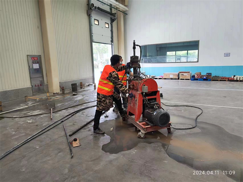 大茂镇厂房地面下沉塌陷注浆加固施工